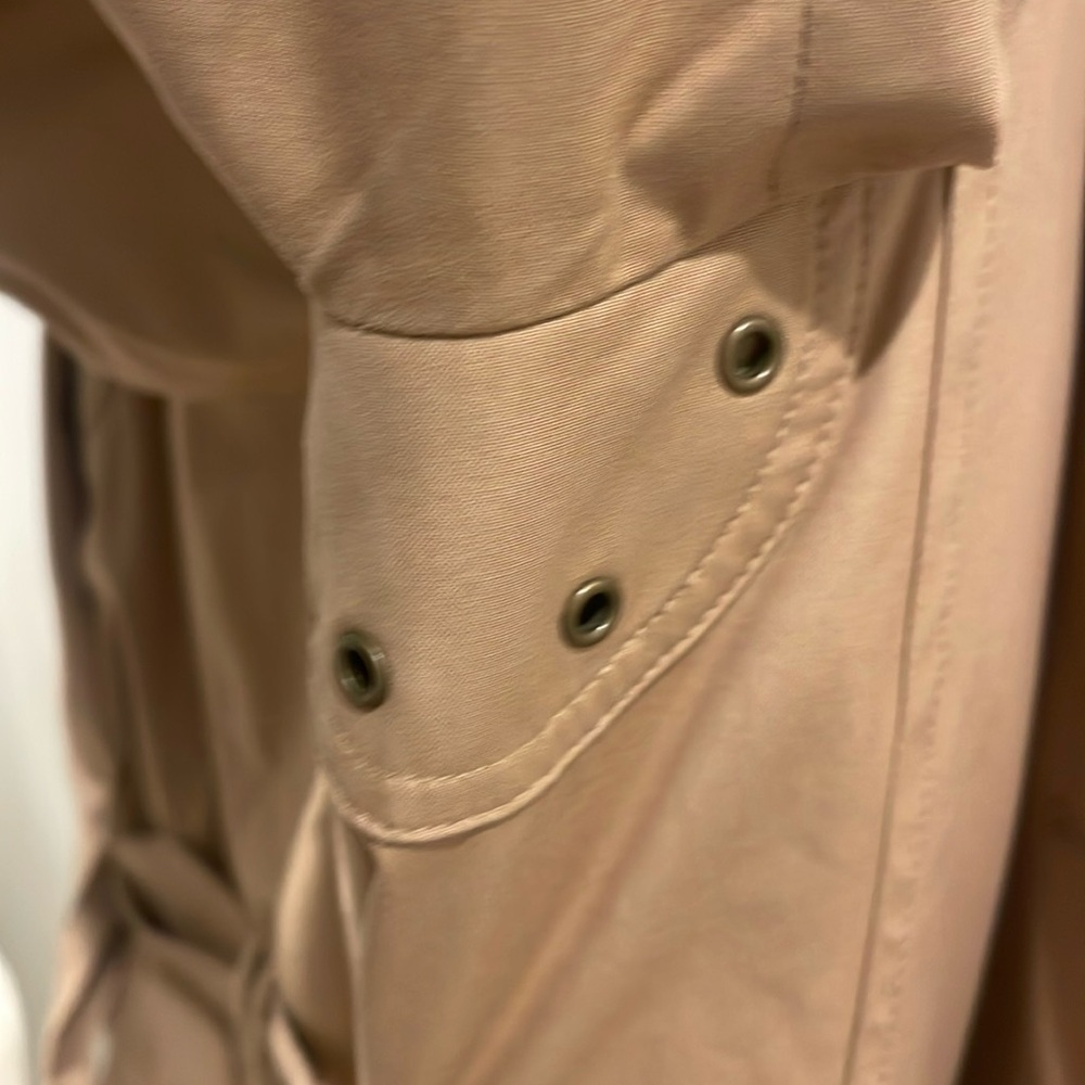 Burberry Tan Trench Coat with Brown Lining - Picture 13 of 14